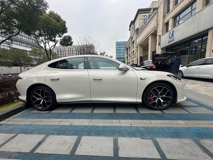 Photo 4 - IM motors L6