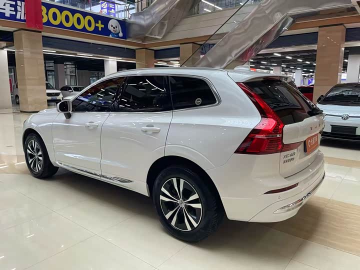Фото 7 - Volvo XC60