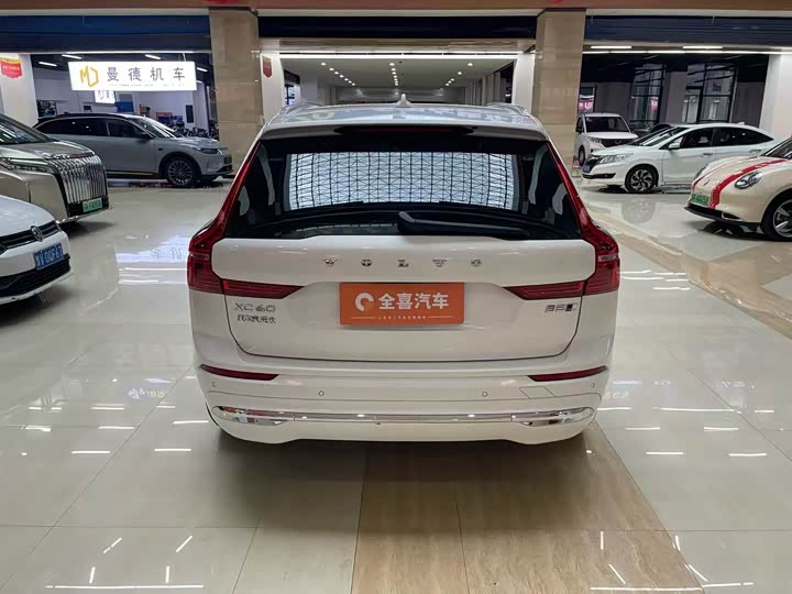 Фото 8 - Volvo XC60