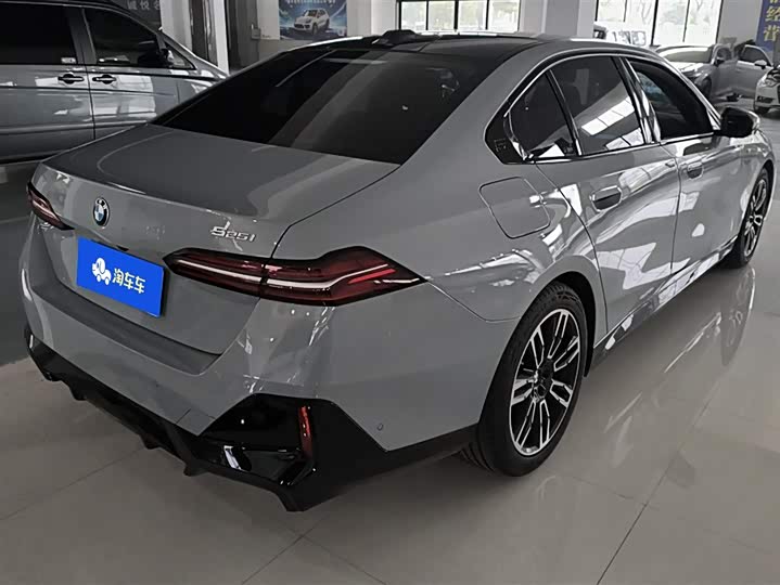 Фото 3 - BMW 5 Series