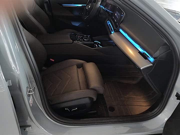 Фото 8 - BMW 5 Series