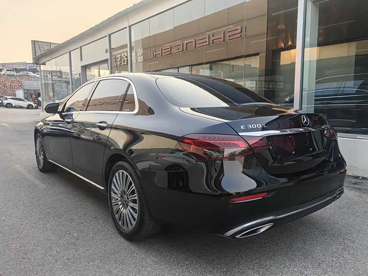 Photo 6 - Mercedes-Benz E-Class