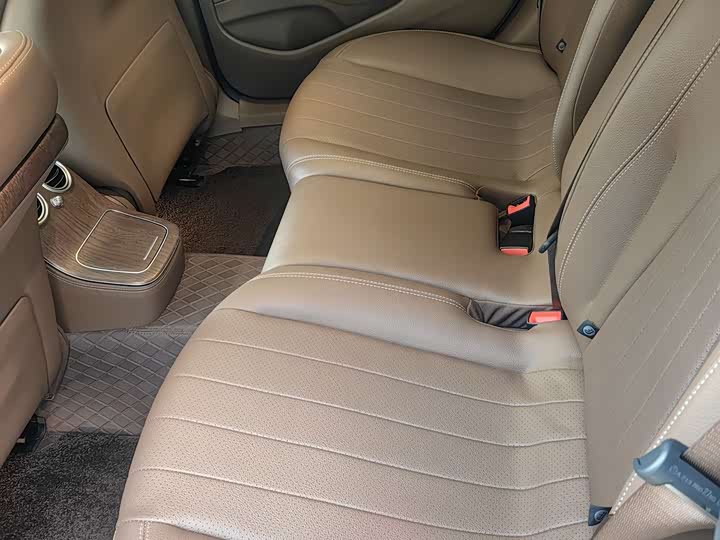 Photo 7 - Mercedes-Benz E-Class