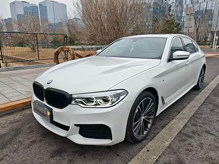 Фото 1 - BMW 5 Series