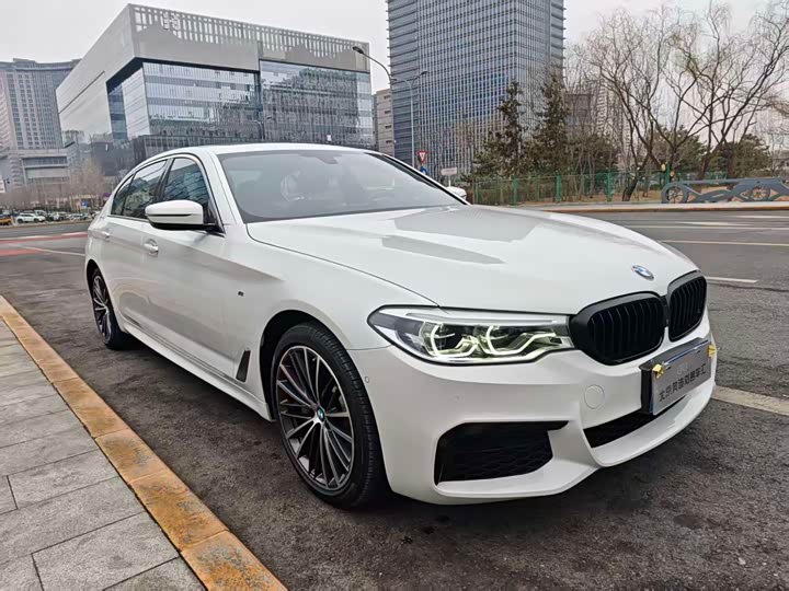 Фото 3 - BMW 5 Series