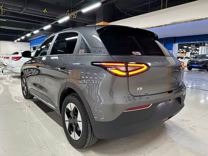 Фото 8 - Geely Galaxy Geome