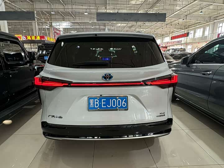 Photo 9 - Toyota Sienna