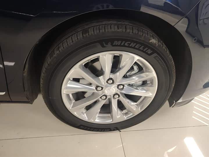 Фото 6 - Buick GL8 ES