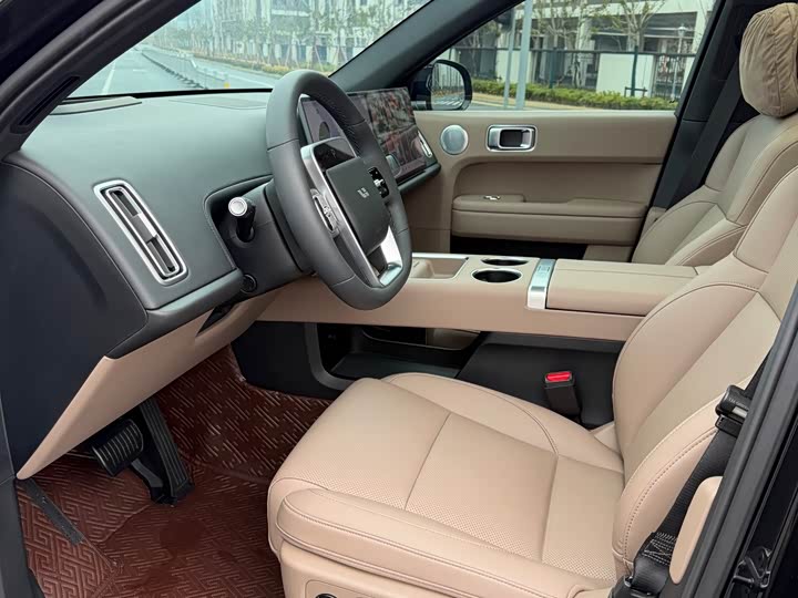 Photo 3 - LiXiang L6