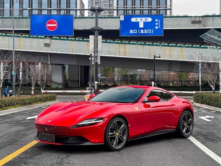 Фото 3 - Ferrari Roma