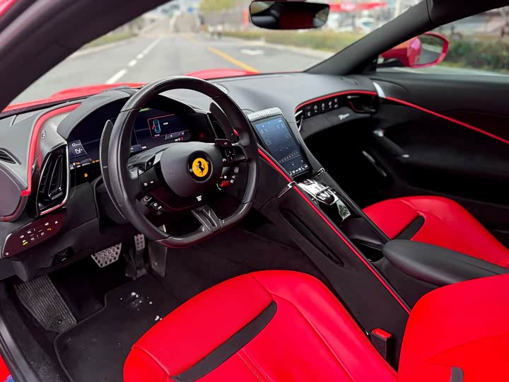 Фото 5 - Ferrari Roma