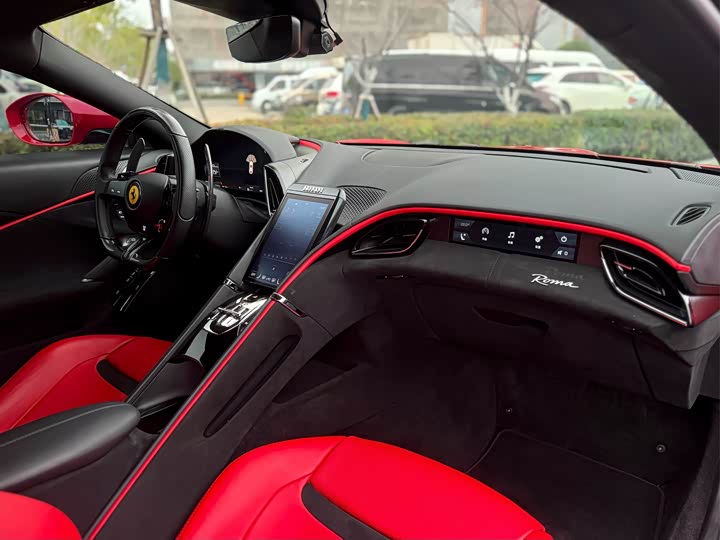 Фото 6 - Ferrari Roma