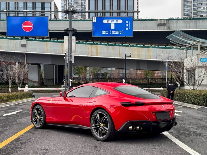 Фото 7 - Ferrari Roma