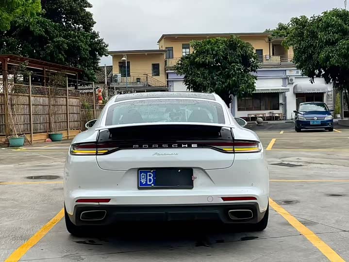 Фото 5 - Porsche Panamera