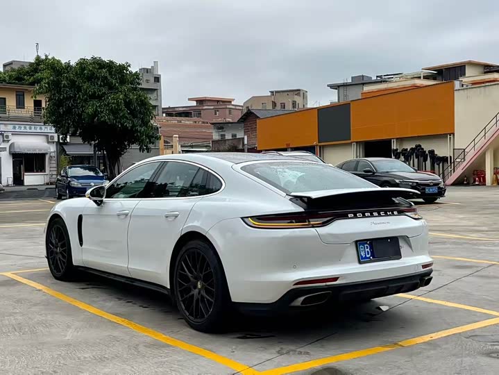 Фото 6 - Porsche Panamera