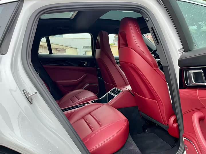 Фото 9 - Porsche Panamera