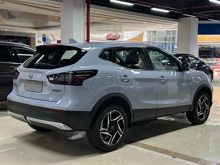 Фото 4 - Nissan Qashqai