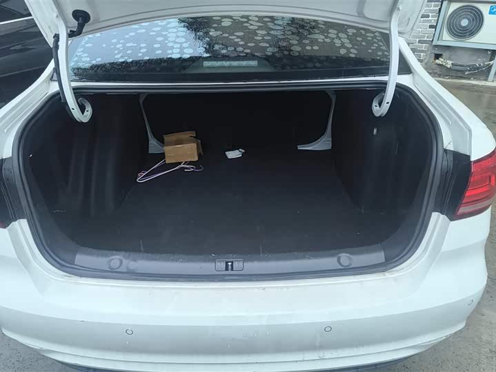 Фото 4 - Volkswagen Lavida