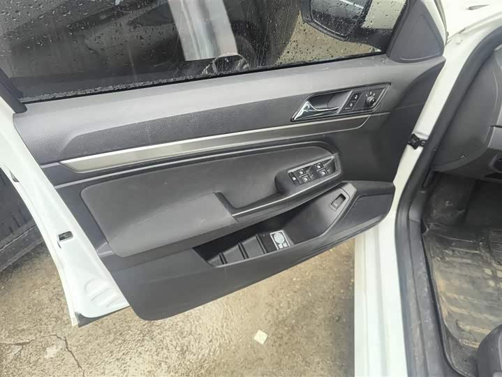 Фото 7 - Volkswagen Lavida