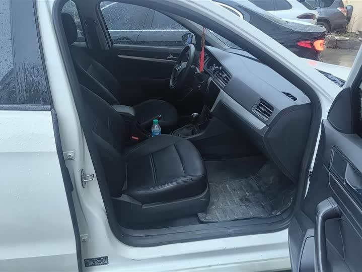 Фото 8 - Volkswagen Lavida