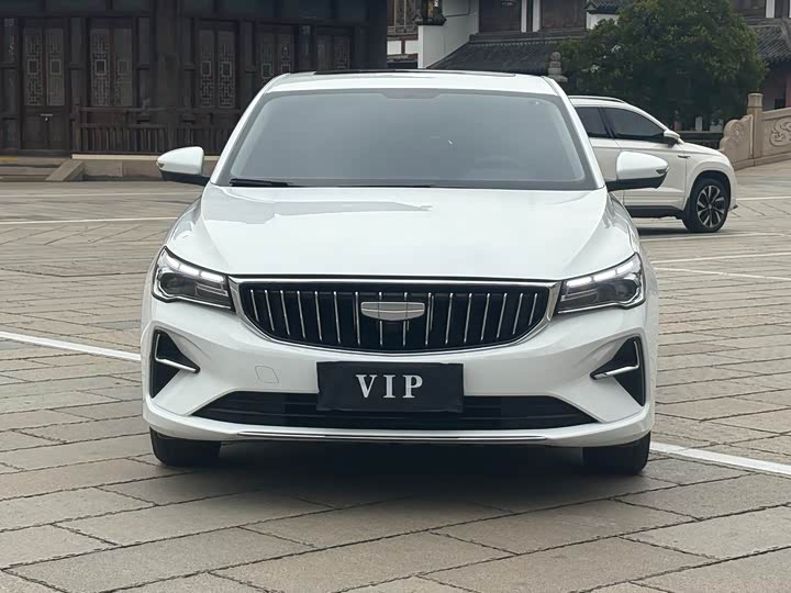 Фото 2 - Geely Emgrand