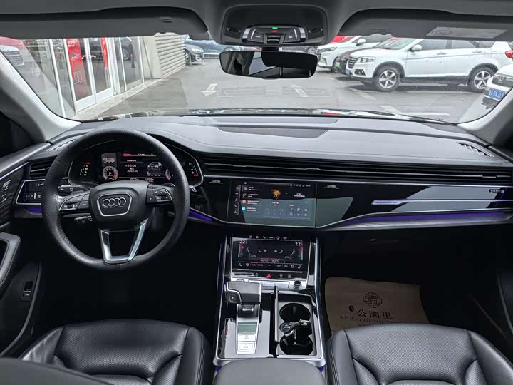 Фото 9 - Audi Q8