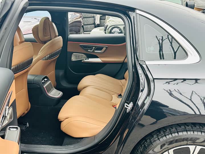 Фото 9 - Mercedes-Benz E-Class