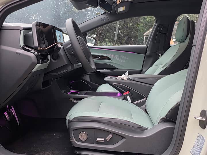 Фото 5 - Hongqi EH7