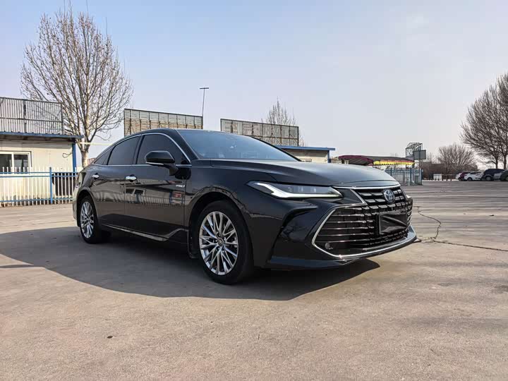 Photo 1 - Toyota Avalon