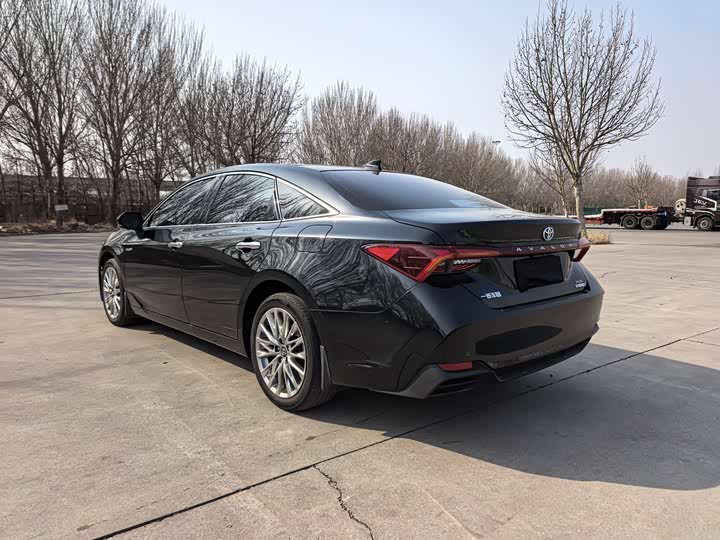 Photo 6 - Toyota Avalon