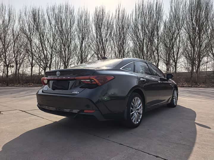 Photo 7 - Toyota Avalon