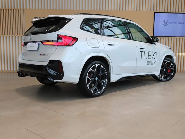 Photo 3 - BMW X1