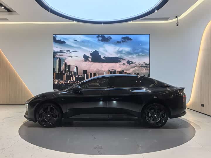 Фото 2 - XPeng Mona M03