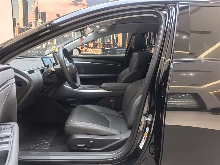 Фото 8 - XPeng Mona M03