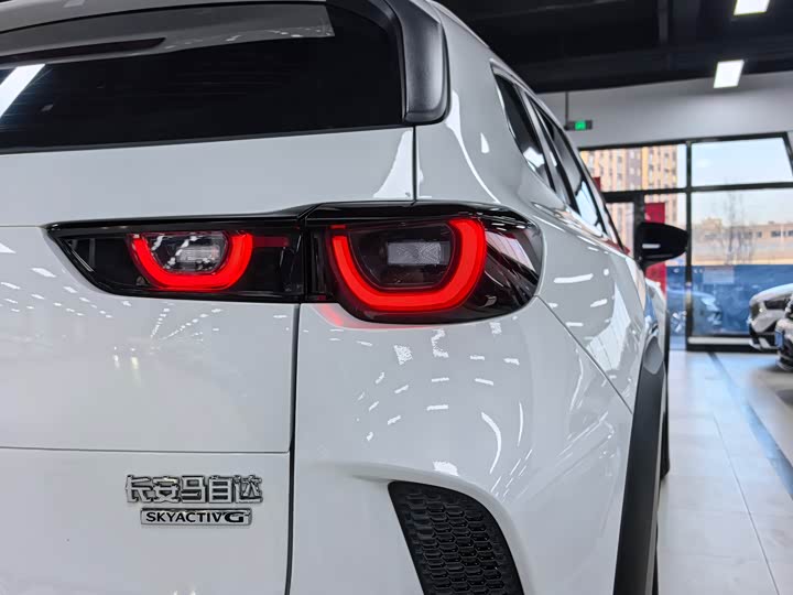 Photo 5 - Mazda CX-50