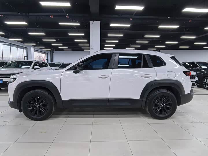 Photo 6 - Mazda CX-50