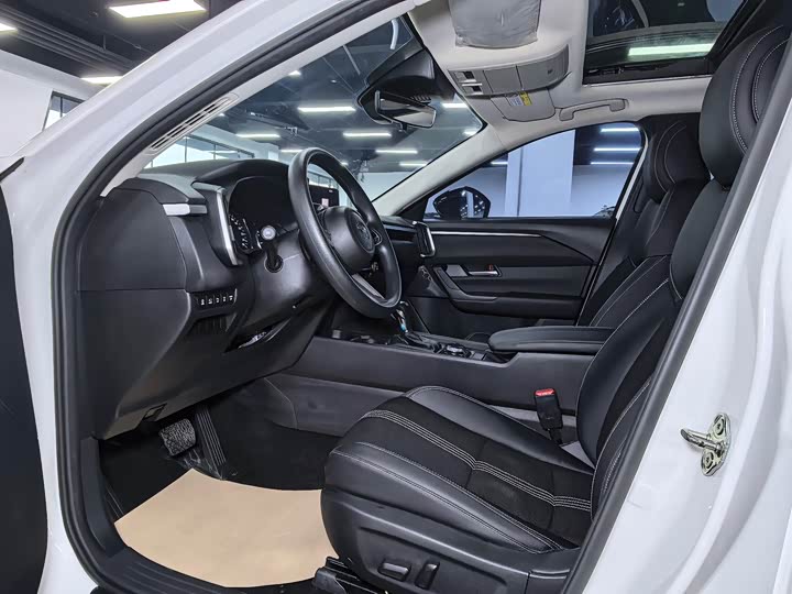 Photo 8 - Mazda CX-50