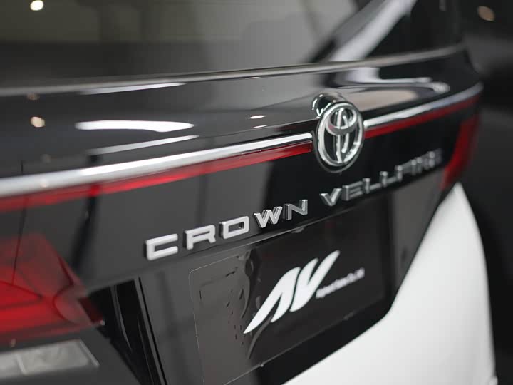 Фото 8 - Toyota Vellfire