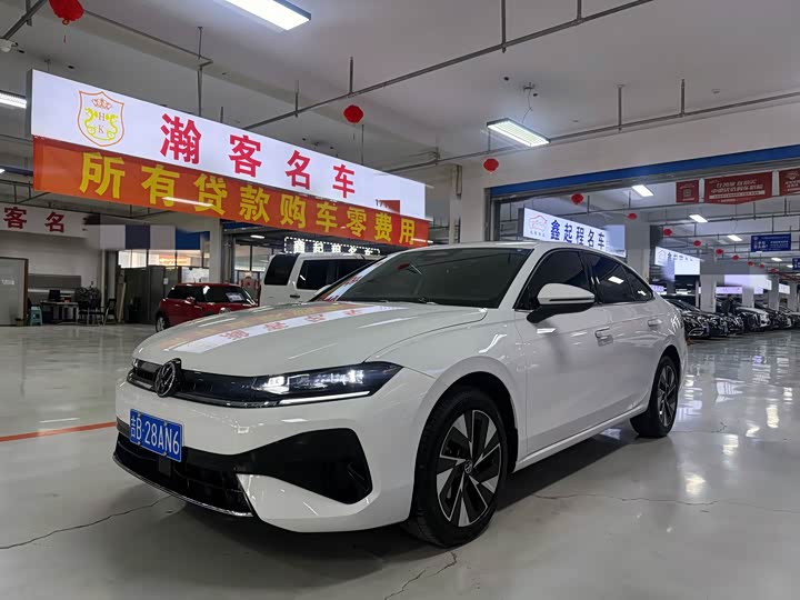 Photo 1 - Volkswagen Sagitar L