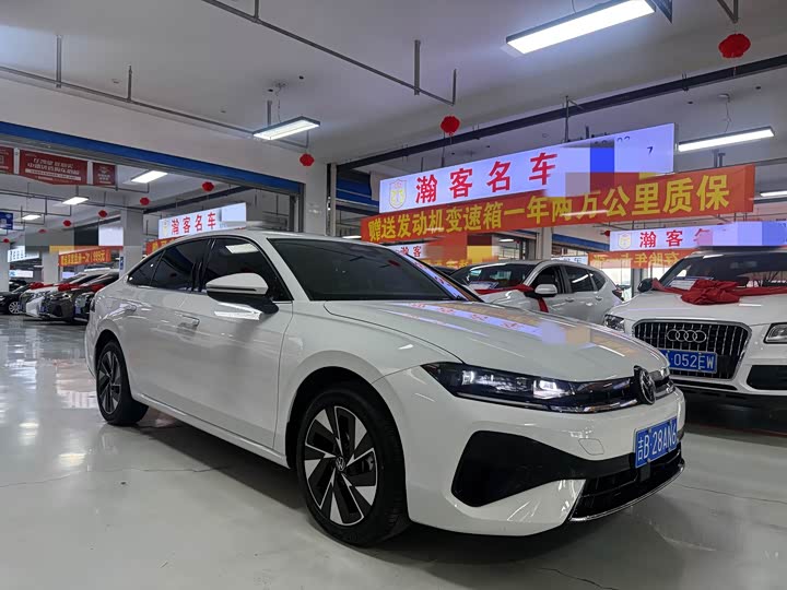 Photo 3 - Volkswagen Sagitar L