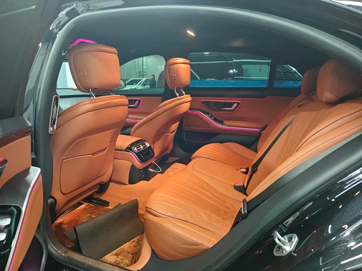 Фото 5 - Mercedes-Benz S-Class