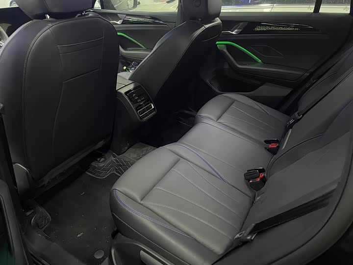 Фото 6 - Volkswagen Tiguan L Pro