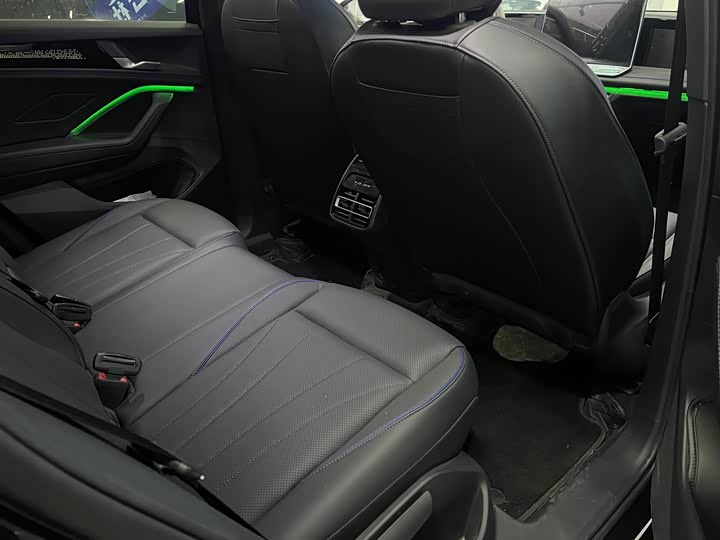 Фото 8 - Volkswagen Tiguan L Pro