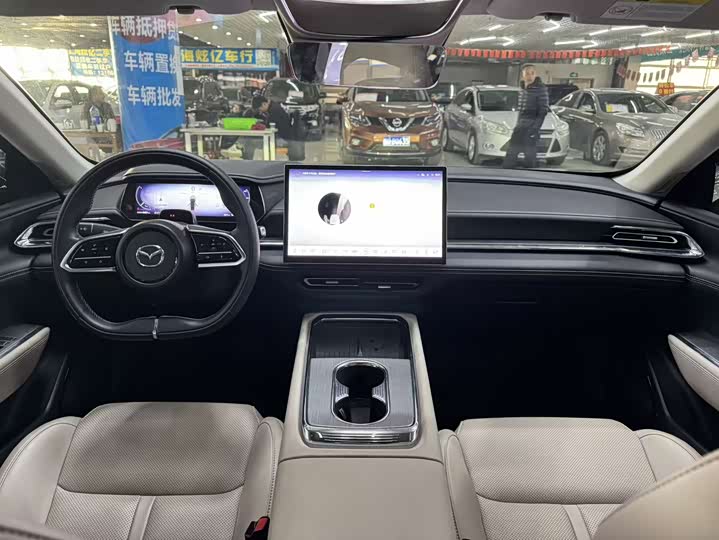 Photo 6 - Mazda EZ-6