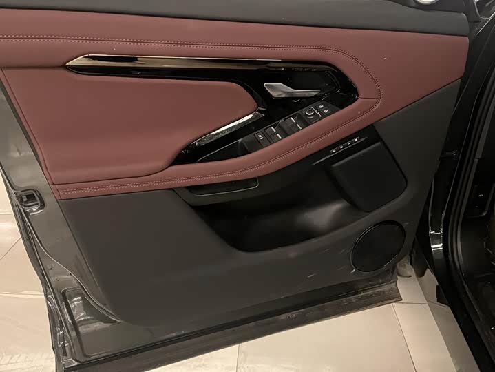 Фото 8 - Land Rover Range Rover Evoque L