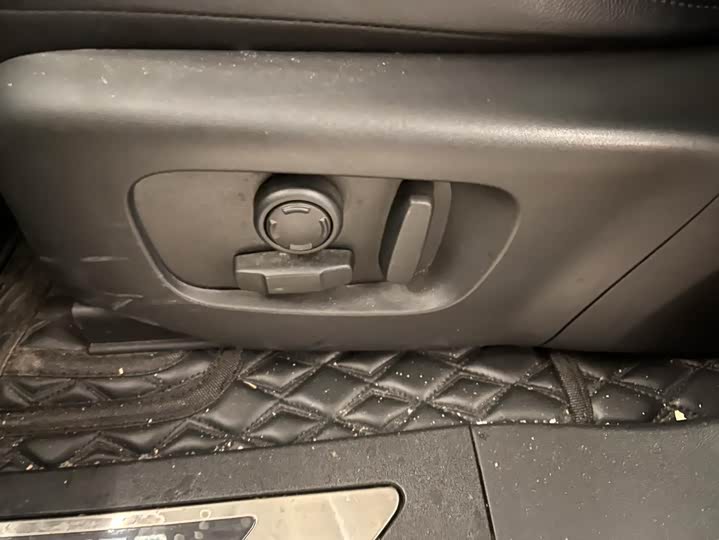 Фото 9 - Land Rover Range Rover Evoque L