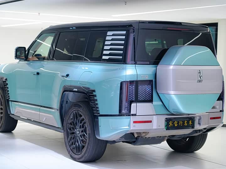 Фото 4 - BYD Yangwang U8