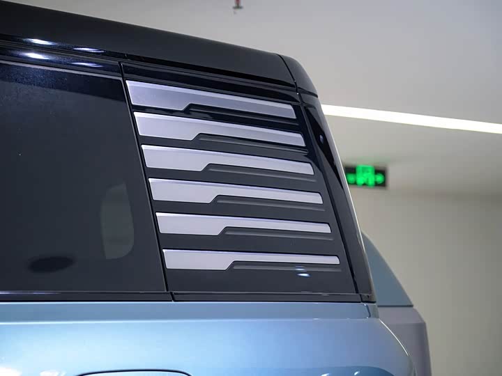 Фото 8 - BYD Yangwang U8