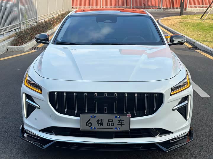 Photo 3 - Geely Preface L