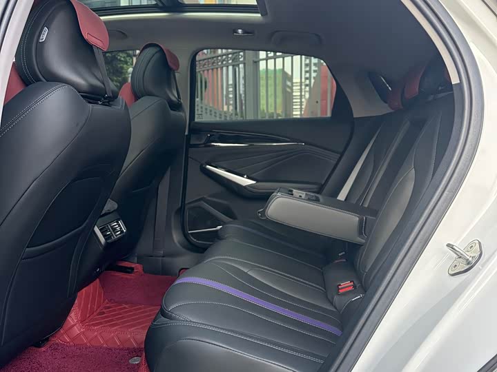 Photo 6 - Geely Preface L